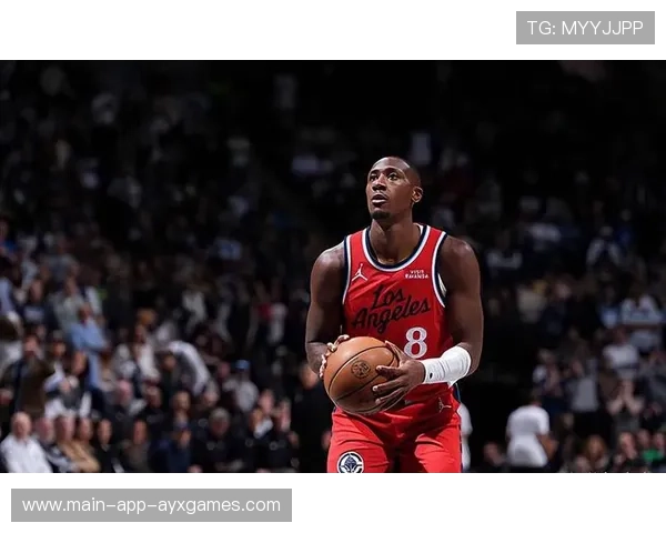 快船后场稳住局势赢得季后赛关键分